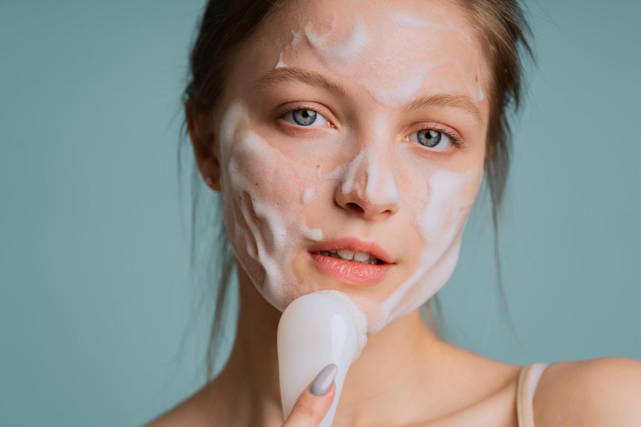 Clear Your Skin in 7 Days — Without Expensive Treatments or Harsh Chemicals