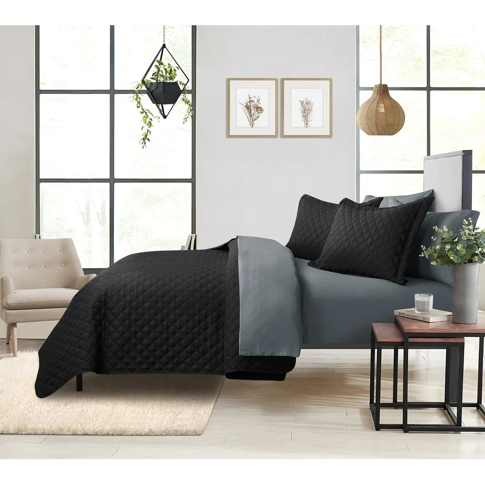 7 Piece King Reversible Quilt Set with Coordinated Sheets Soft Lightweight Bedding Easy Care Eco-Friendly Tote Bag